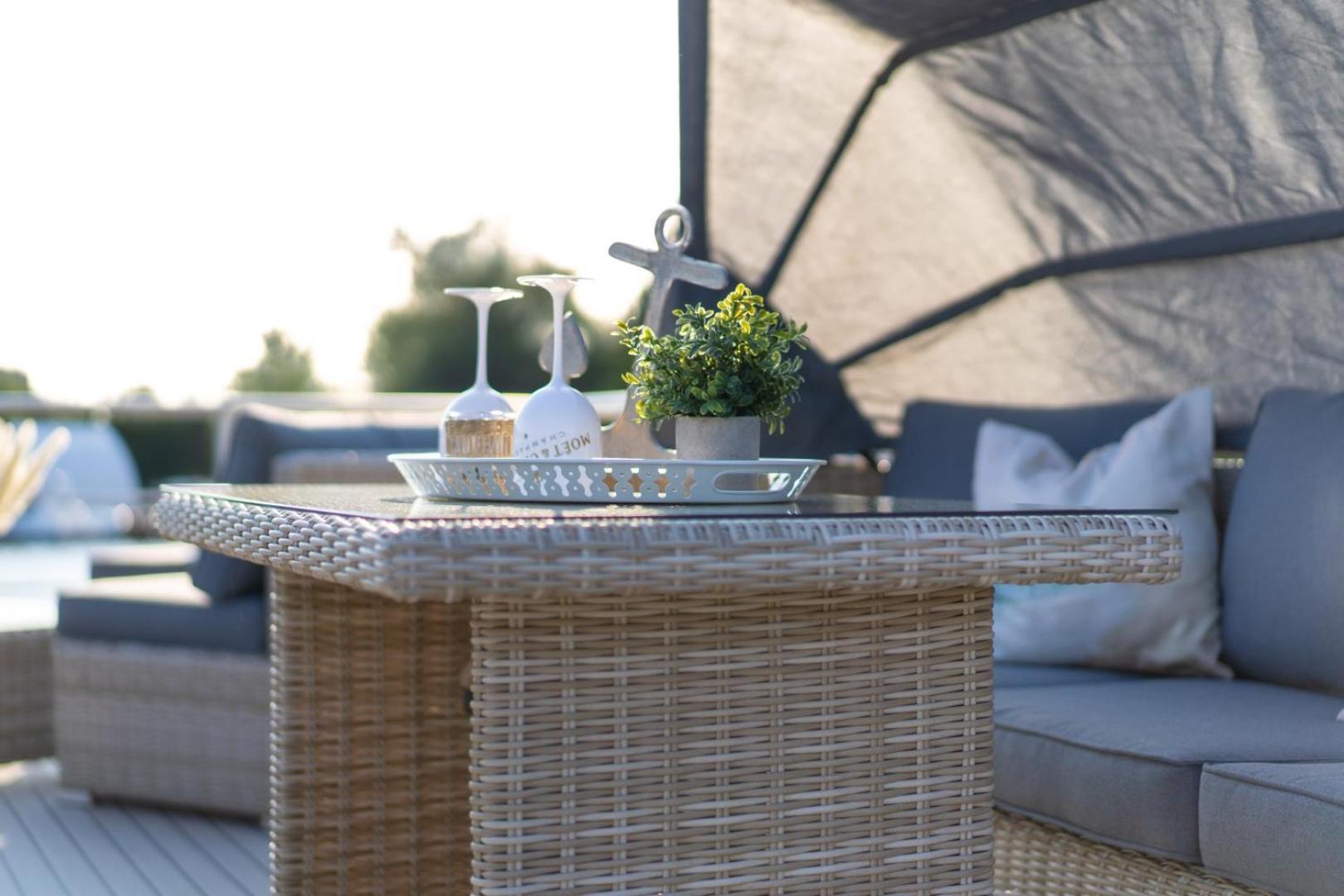 Lieblingsplatz Parey - Schwimmendes Living Luxboot Hotel ภายนอก รูปภาพ